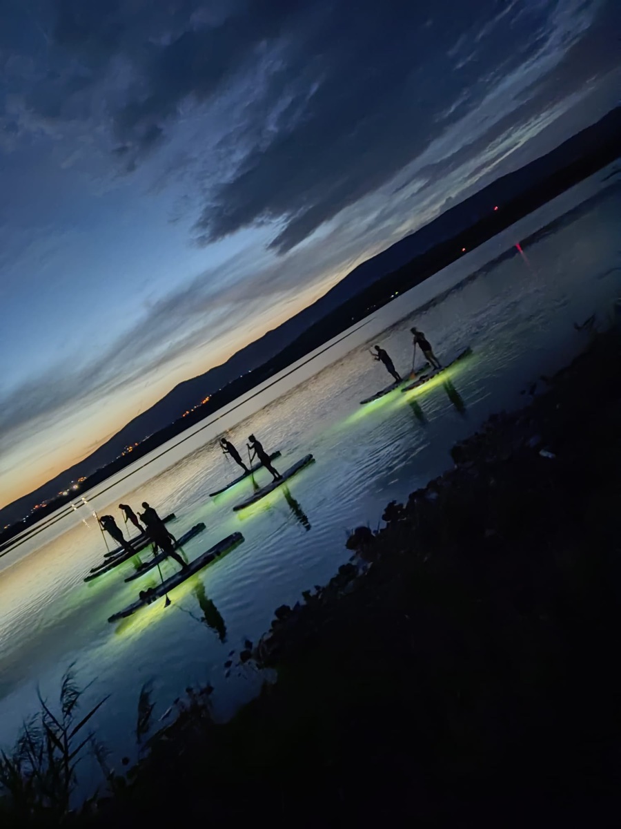 Soumrak nad jezerem Milada